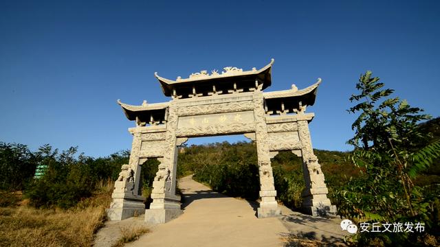 潍坊创建东亚文化之都日本归侨企业家曹树先矢志不渝建设五龙山景区